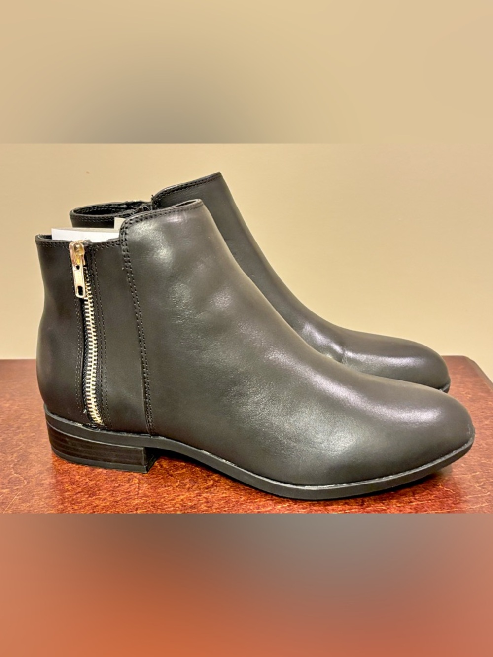 NWT Apt 9 black leather booties size 8.5